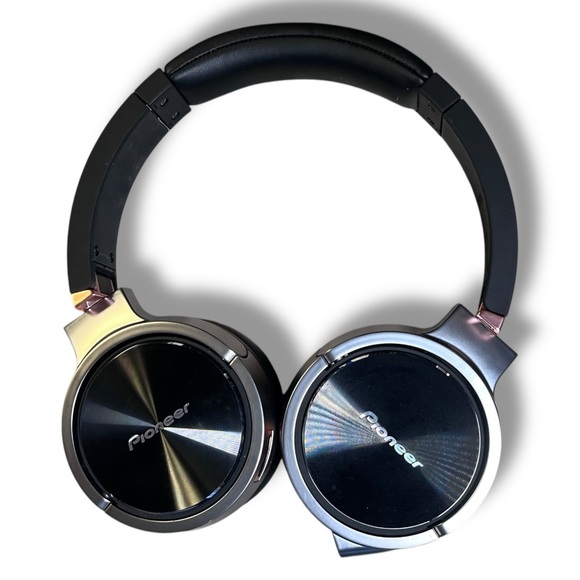 Pioneer SE-MHR5 Over-Ear Hi-Res Stereo Headphones with Cable And Case - Picture 2 of 12